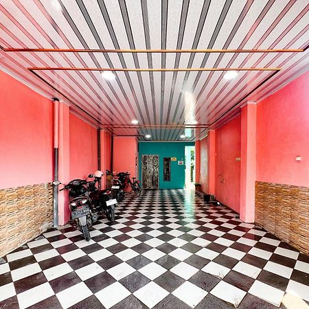 Reddoorz Near Sunrise Mall Mojokerto Ngoại thất bức ảnh