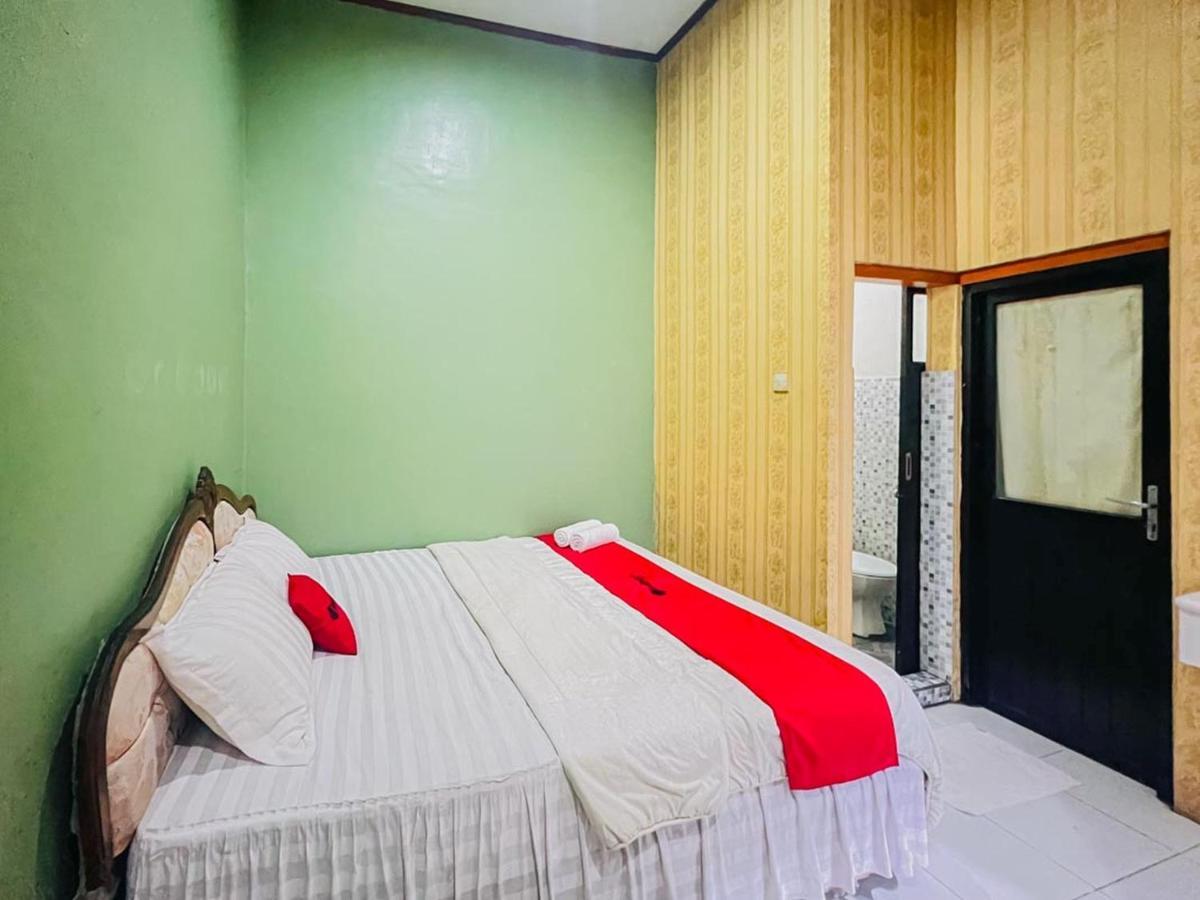 Reddoorz Near Sunrise Mall Mojokerto Ngoại thất bức ảnh
