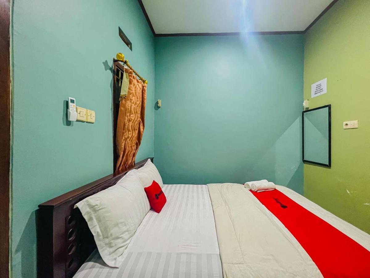 Reddoorz Near Sunrise Mall Mojokerto Ngoại thất bức ảnh