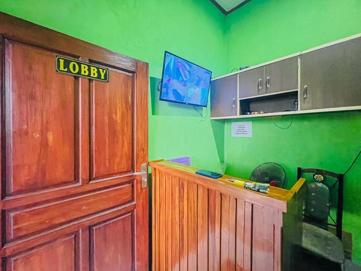 Reddoorz Near Sunrise Mall Mojokerto Ngoại thất bức ảnh