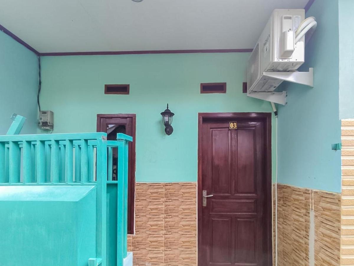 Reddoorz Near Sunrise Mall Mojokerto Ngoại thất bức ảnh