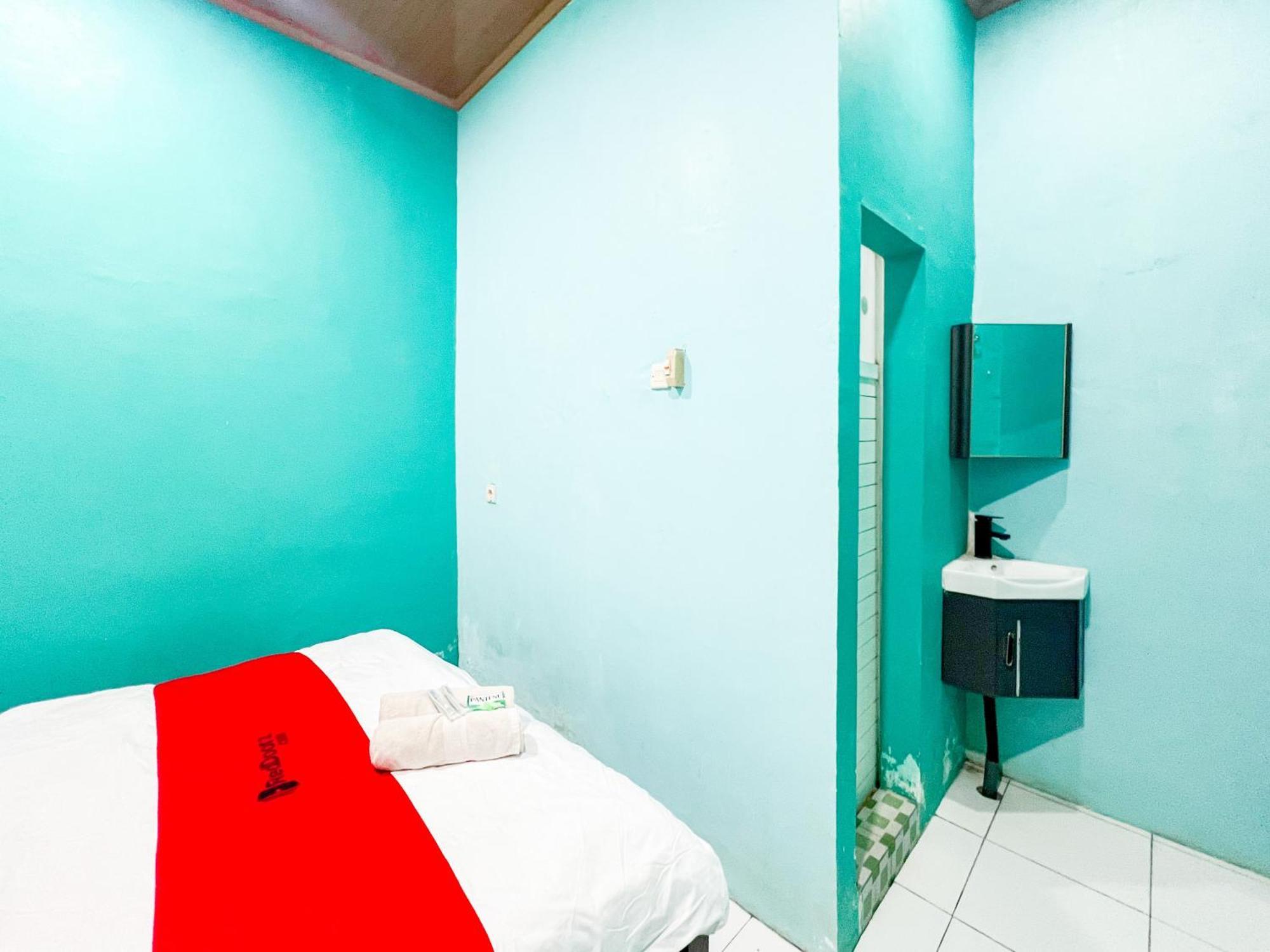 Reddoorz Near Sunrise Mall Mojokerto Ngoại thất bức ảnh