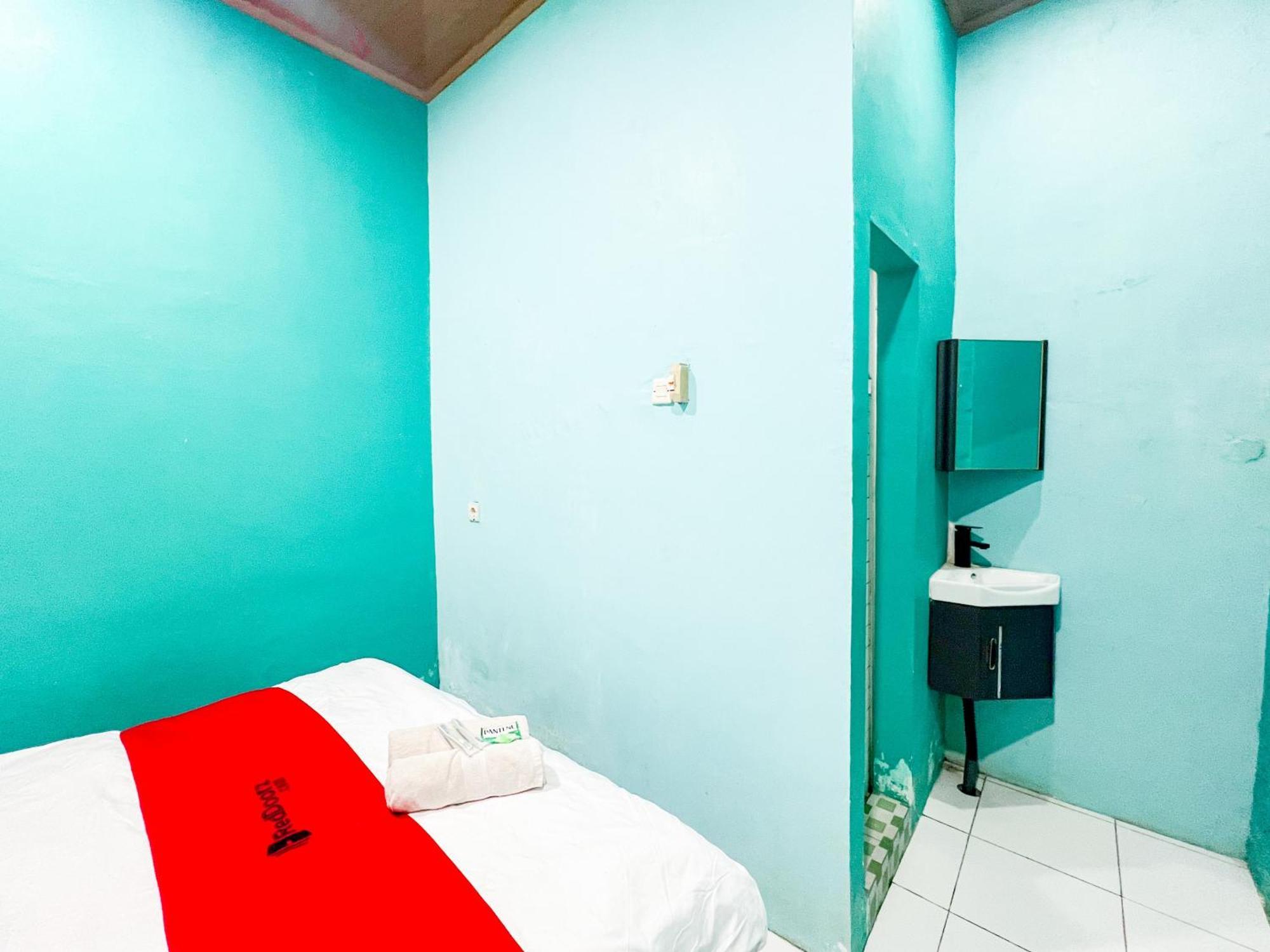 Reddoorz Near Sunrise Mall Mojokerto Ngoại thất bức ảnh