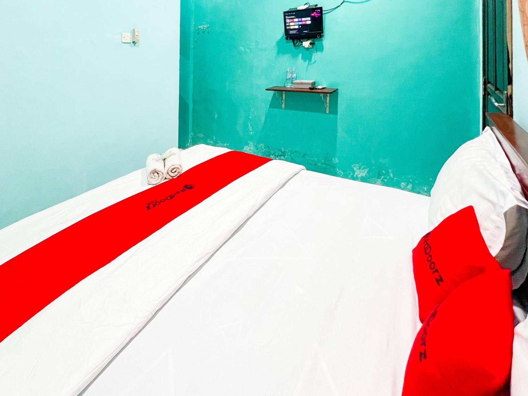 Reddoorz Near Sunrise Mall Mojokerto Ngoại thất bức ảnh
