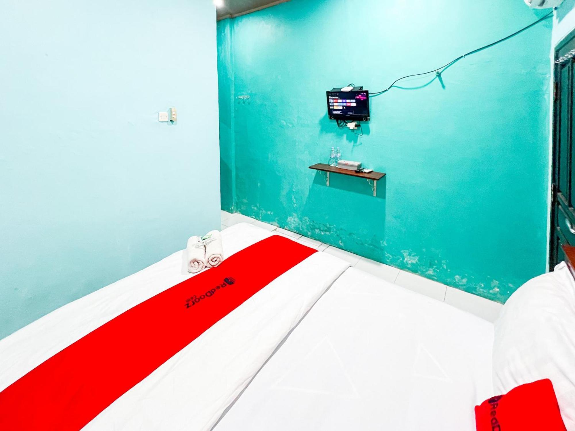 Reddoorz Near Sunrise Mall Mojokerto Ngoại thất bức ảnh