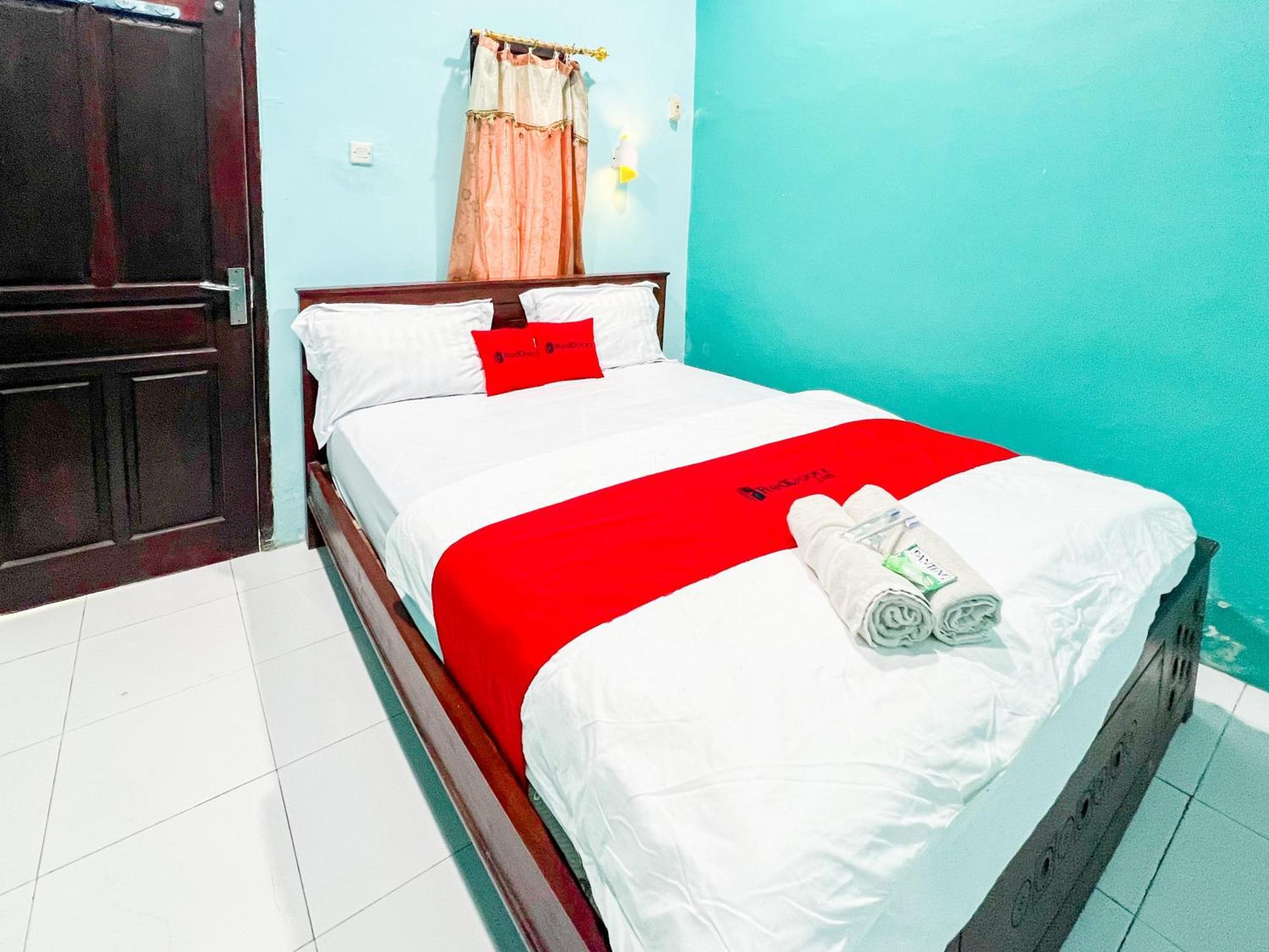 Reddoorz Near Sunrise Mall Mojokerto Ngoại thất bức ảnh