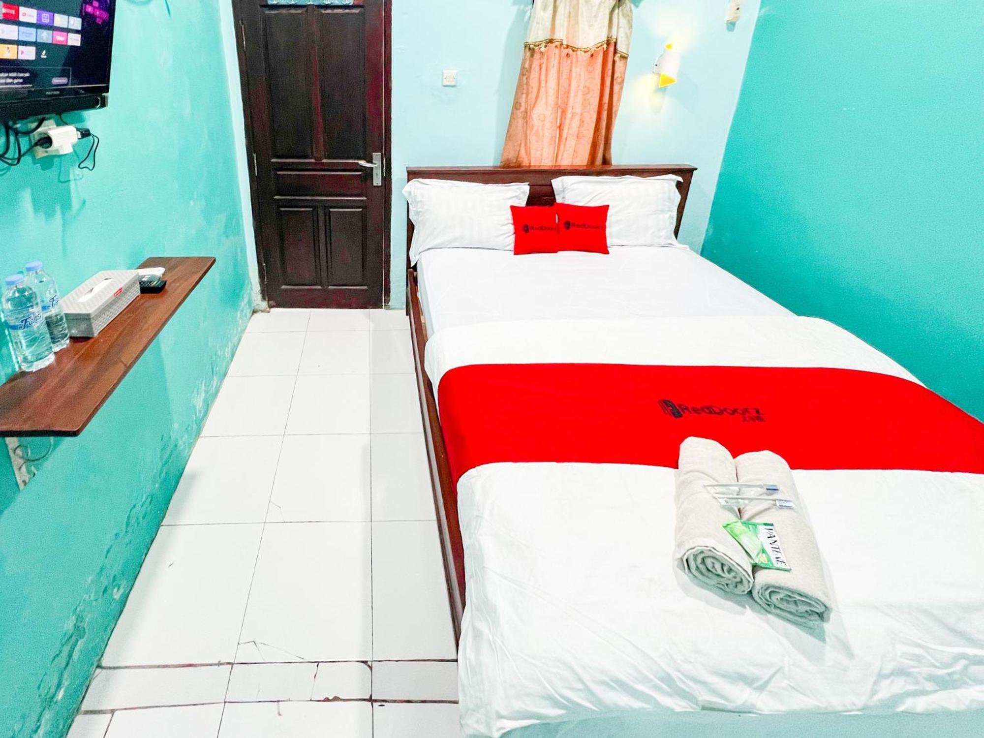 Reddoorz Near Sunrise Mall Mojokerto Ngoại thất bức ảnh