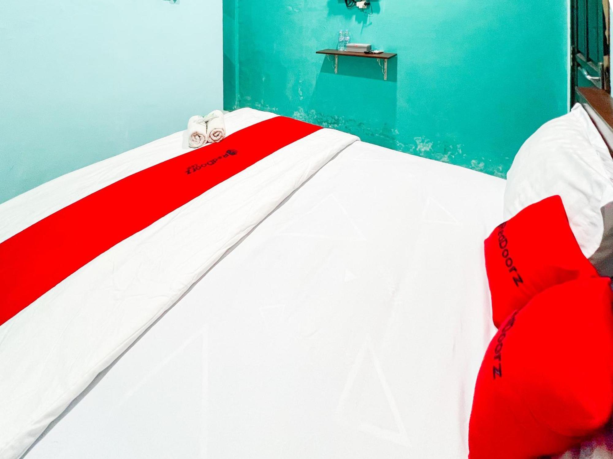 Reddoorz Near Sunrise Mall Mojokerto Ngoại thất bức ảnh
