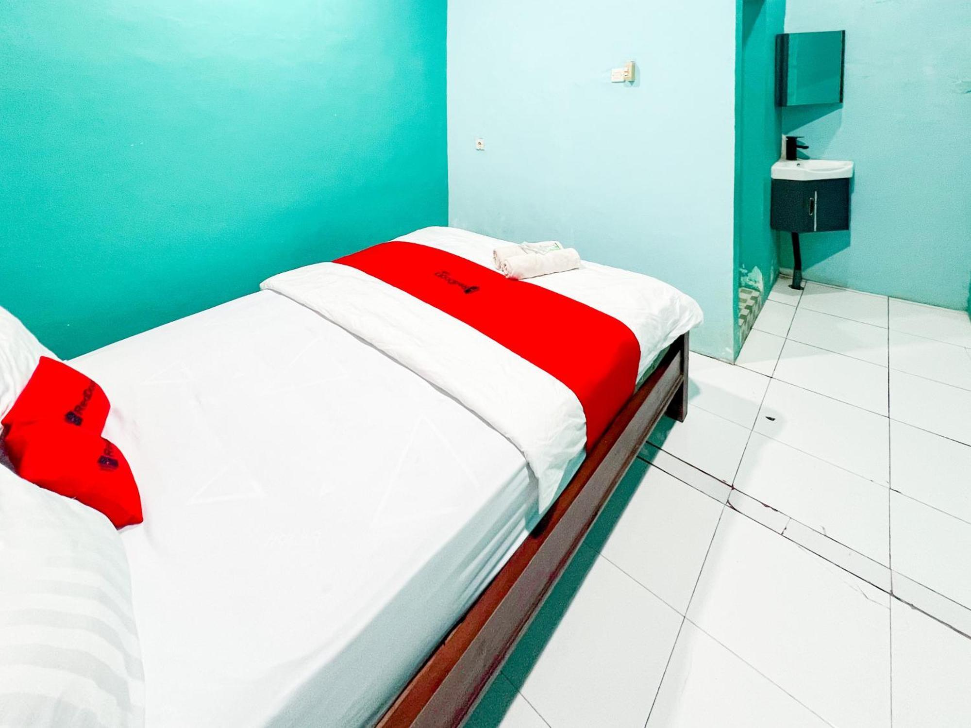 Reddoorz Near Sunrise Mall Mojokerto Ngoại thất bức ảnh